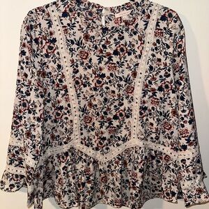 Skies are Blue Floral Lace Trim Women's Top